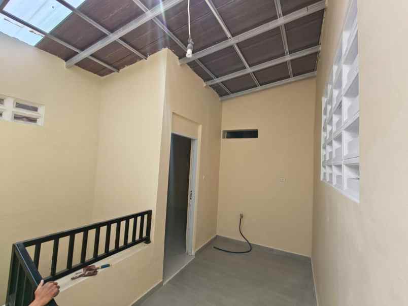 dijual rumah taman gapura