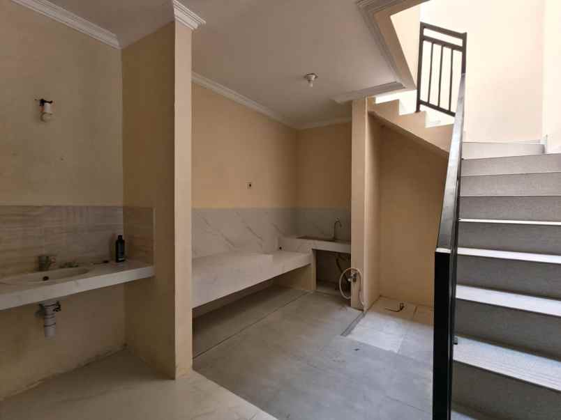 dijual rumah taman gapura