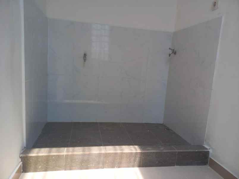 dijual rumah taman kebalen