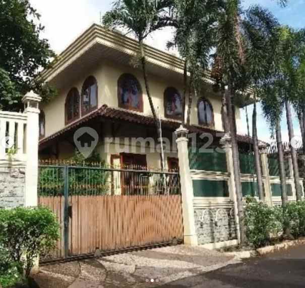 dijual rumah taman kebon jeruk jakarta