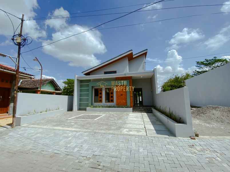 dijual rumah tamanmartani