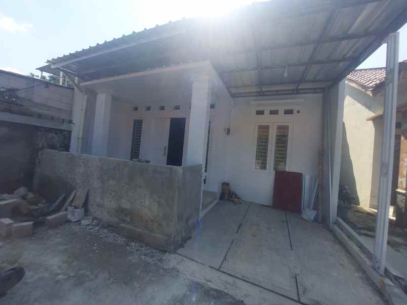 dijual rumah tanah baru townhouse