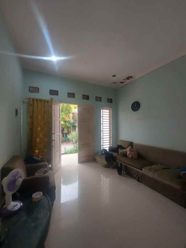dijual rumah tanah baru townhouse