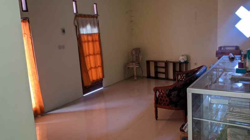 dijual rumah tengah kota magetan