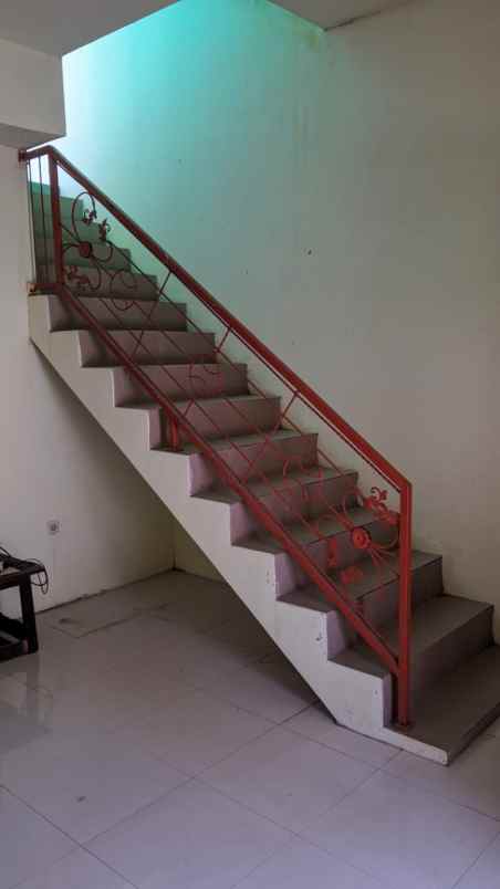 dijual rumah tengah kota magetan