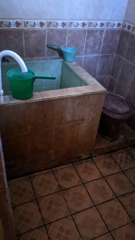 dijual rumah tengah kota magetan