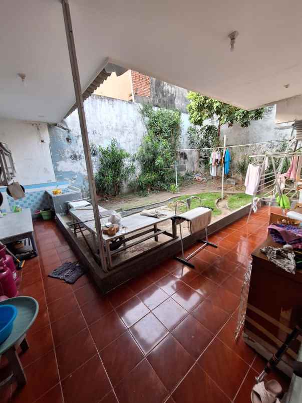 dijual rumah tenggilis kendangsari