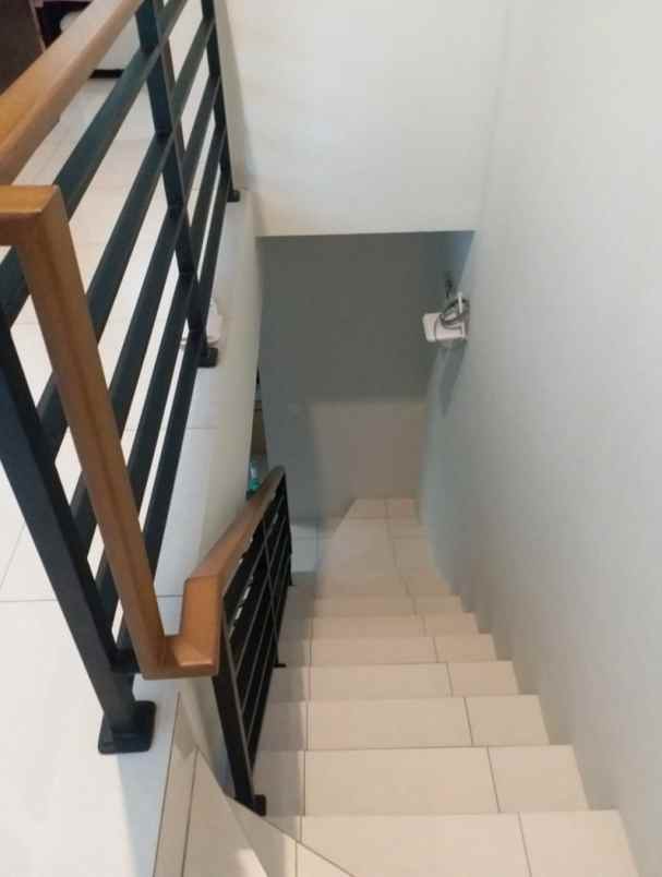 dijual rumah the orchard cluster olive