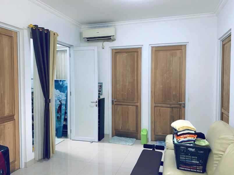 dijual rumah the royal residence