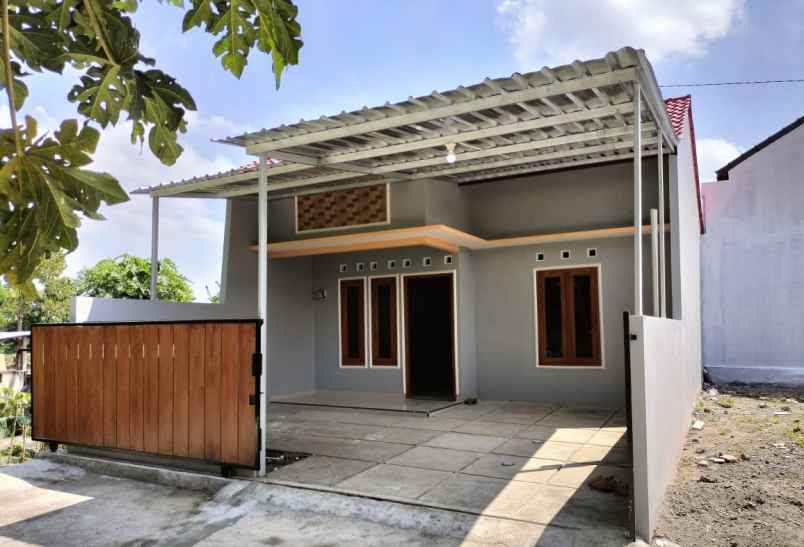 dijual rumah tirtomartani