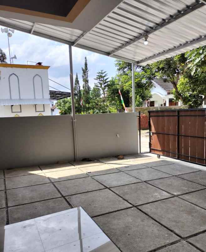dijual rumah tirtomartani