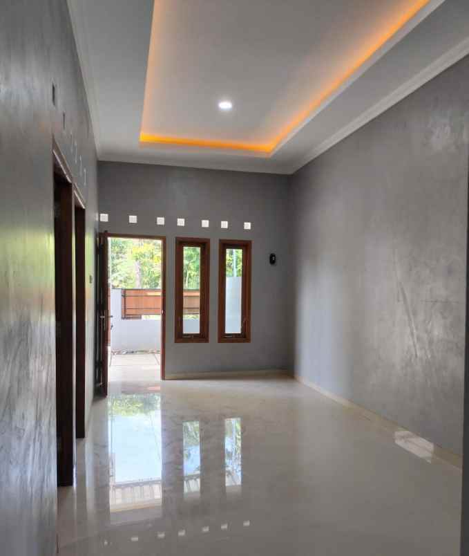 dijual rumah tirtomartani