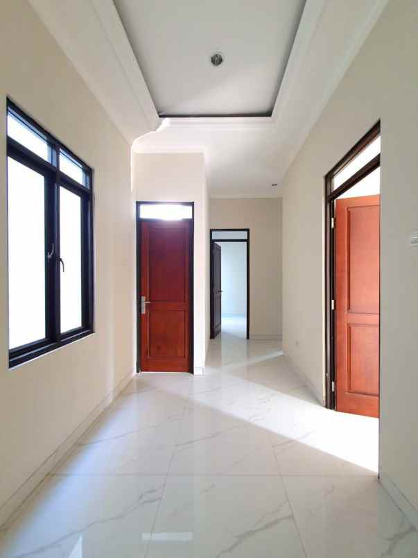 dijual rumah trjap084