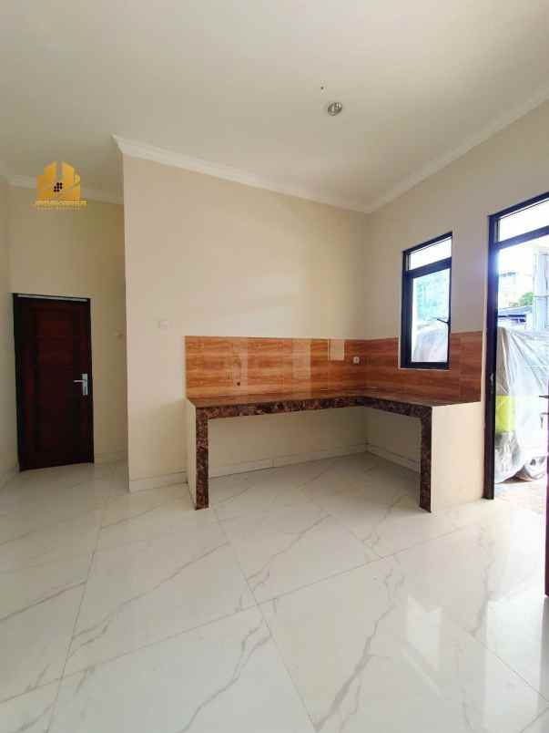 dijual rumah trjap084