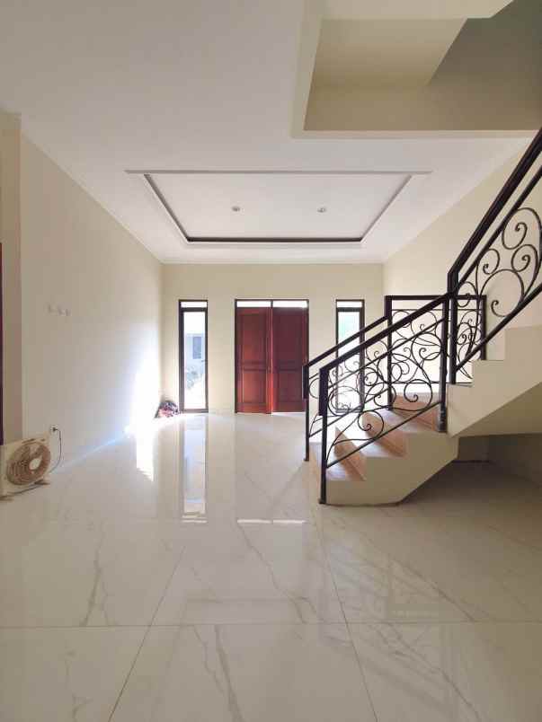 dijual rumah trjap084