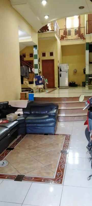 dijual rumah tropodo waru