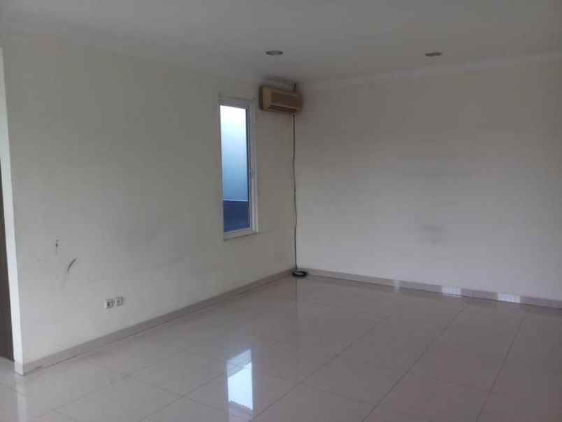 dijual rumah utan kayu