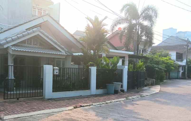 dijual rumah villa bintaro indah