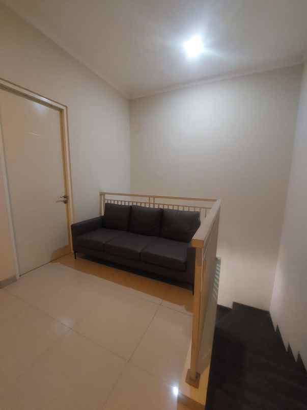 dijual rumah villa kalijudan indah