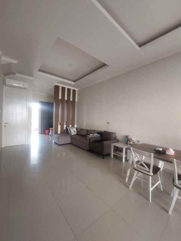 dijual rumah villa kalijudan indah