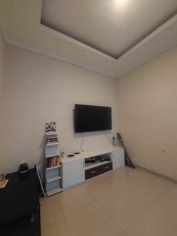 dijual rumah villa kalijudan indah