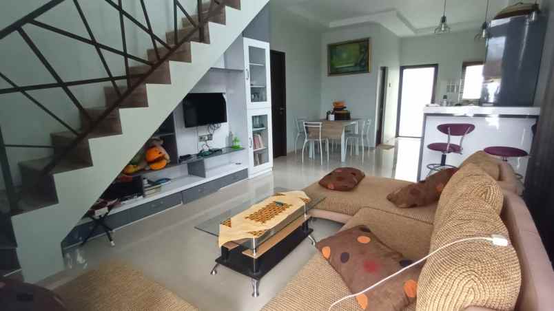 dijual rumah villa lokasi bumiaji kota wisata batu