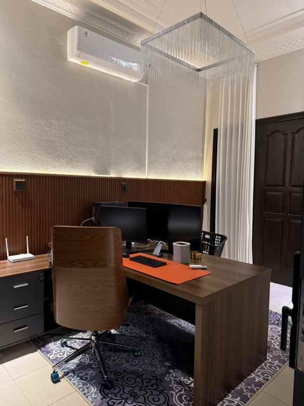 dijual rumah villa valensia pakuwon