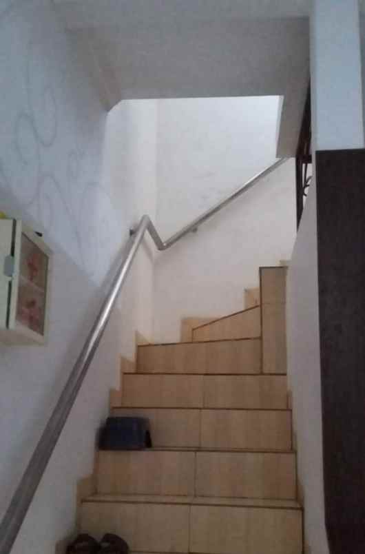 dijual rumah wiguna