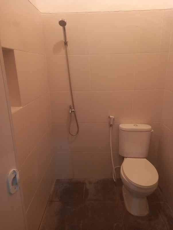 dijual rumah wiguna