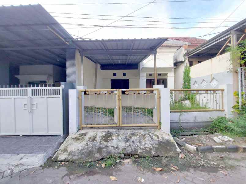 dijual rumah wiguna