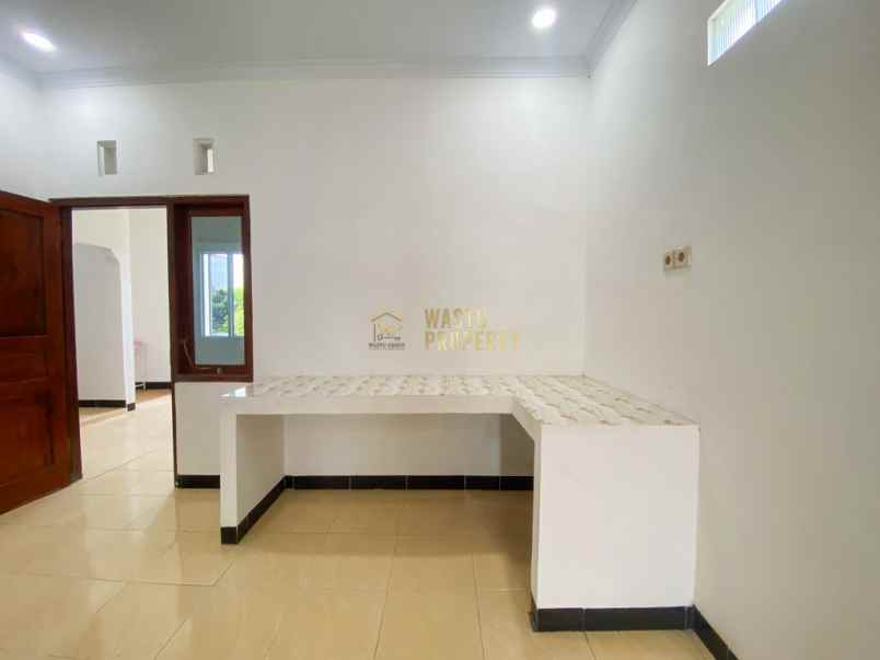 dijual rumah wonokromo