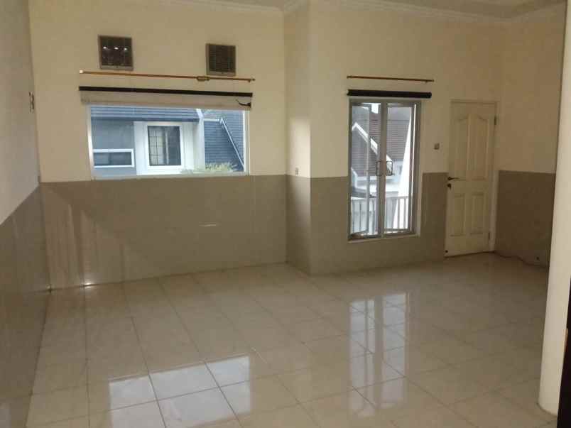 dijual rumah woodland citraland