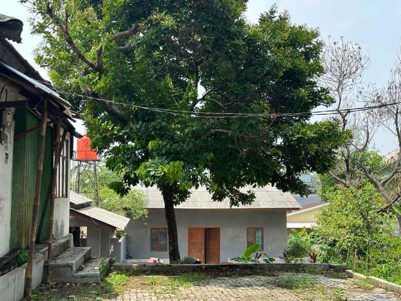 dijual tanah dan bangunan di susukan jakarta timur