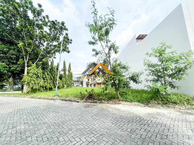 dijual tanah komplek graha metropolitan
