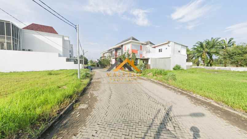 dijual tanah komplek graha metropolitan