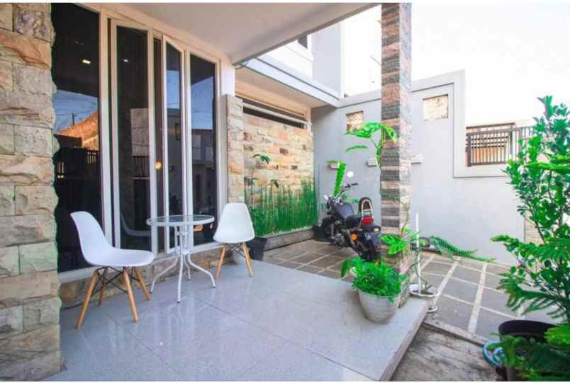 dijual villa aktif lokasi batu malang