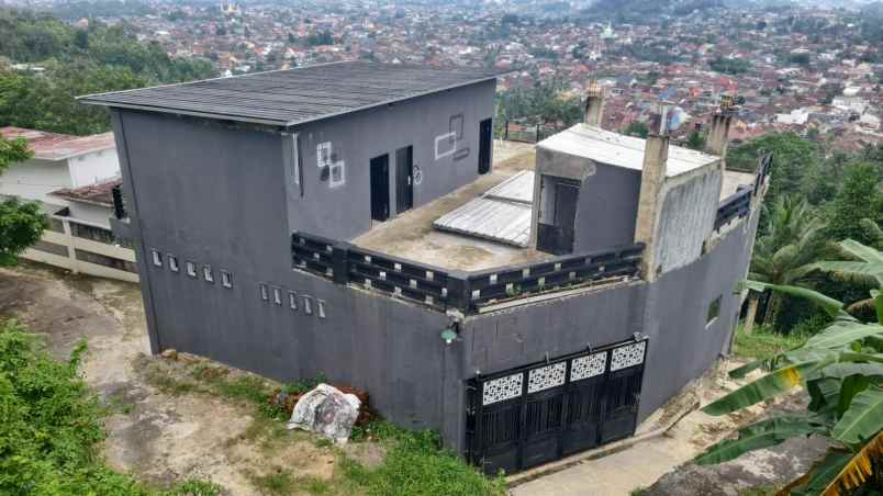 dijual villa batu kalam
