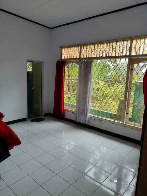 dijual villa cipayung bogor