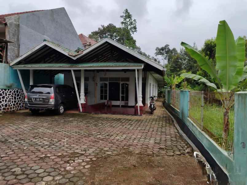 dijual villa cipayung bogor