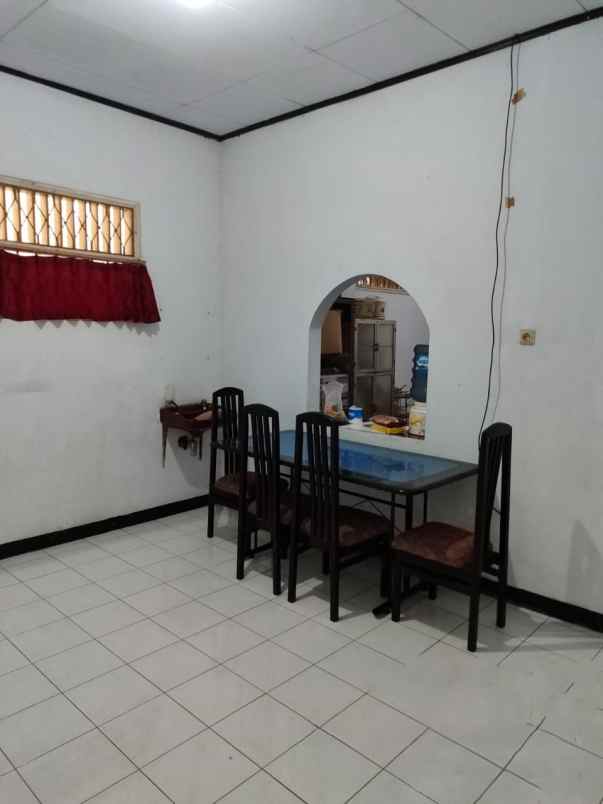 dijual villa cipayung bogor