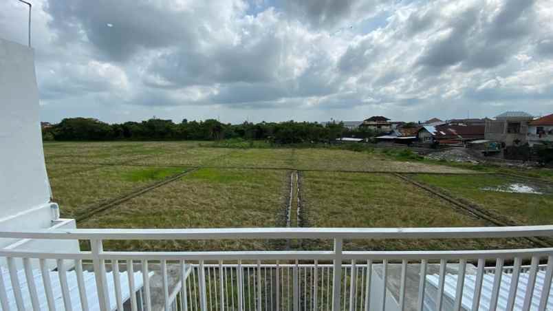 dijual villa kesambi