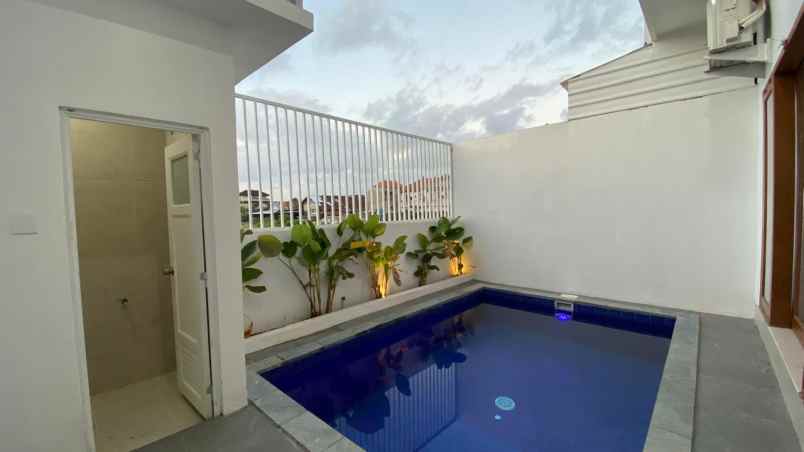 dijual villa kesambi