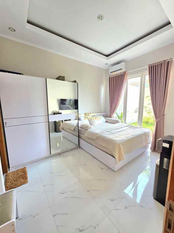 dijual villa sendangadi