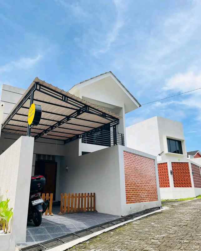 dijual villa sleman utara