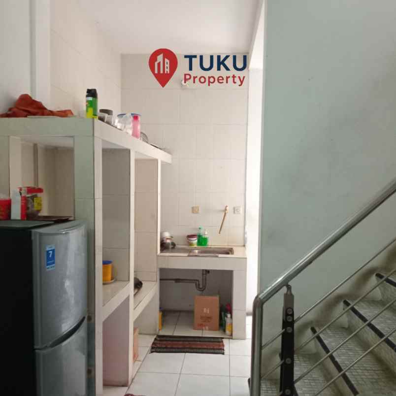 disewakan murah rumah hook di komplek serua ciputat