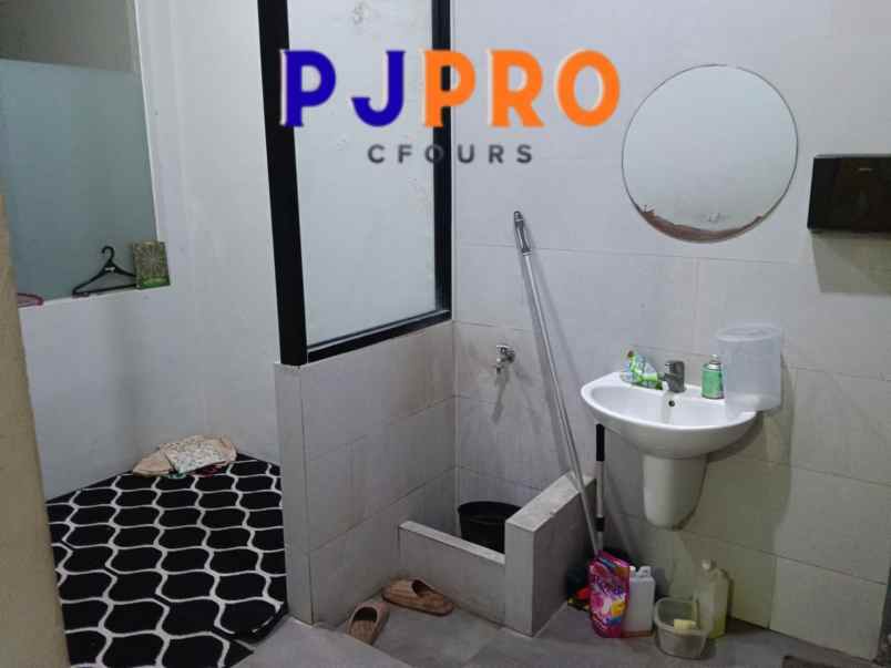 disewakan ruko gudang kantor jalan boulevard raya