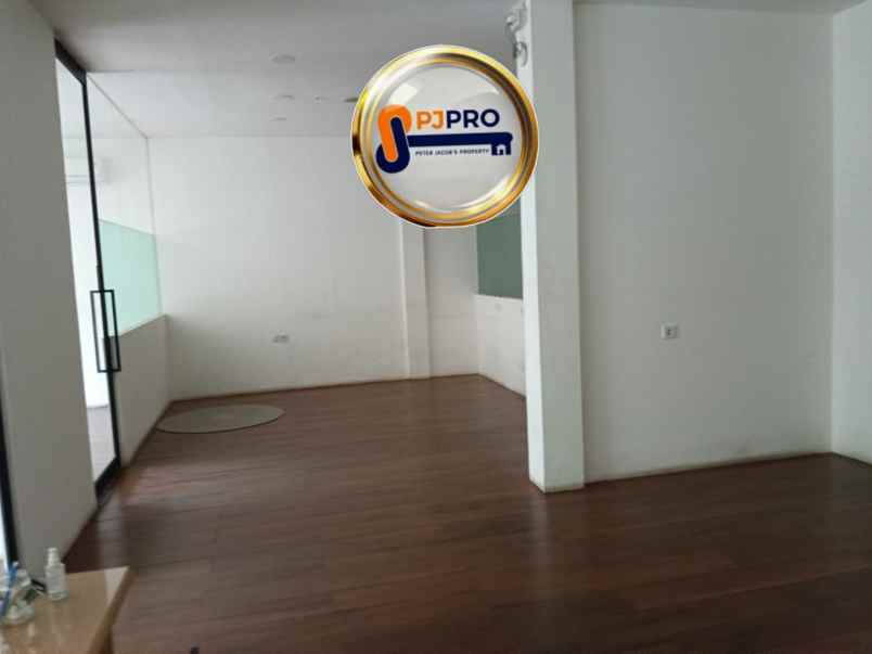 disewakan ruko gudang kantor jalan boulevard raya