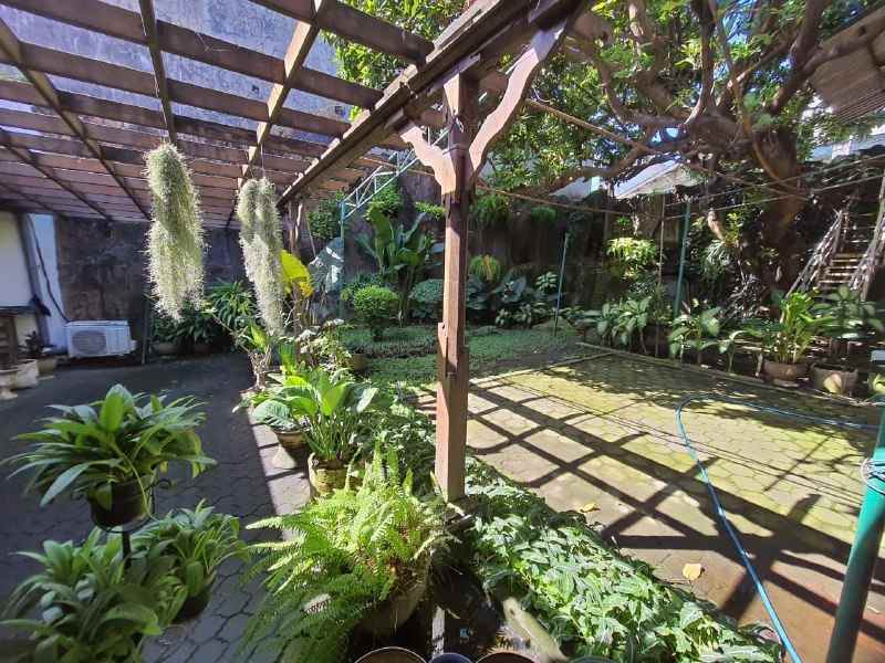 disewakan rumah dharmahusada indah barat