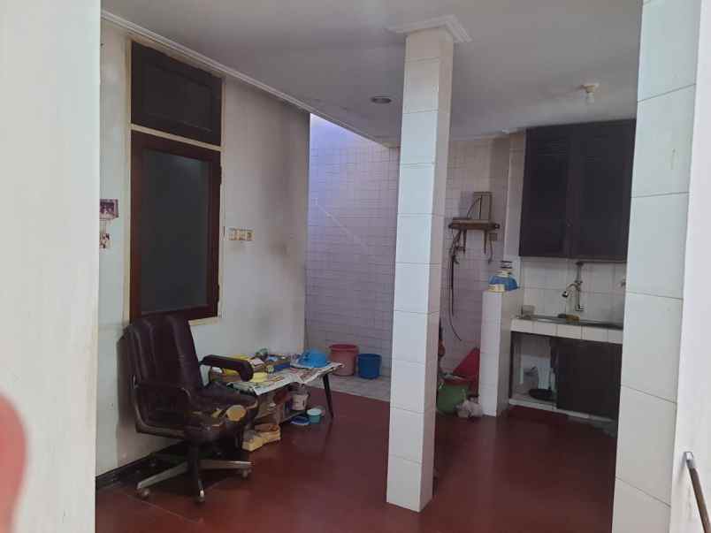 disewakan rumah dharmahusada indah barat