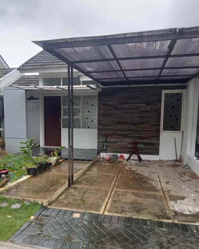 disewakan rumah di bsb village aurora terrace murah